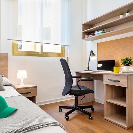 Micampus Armendariz Student Residence Sevilla Buitenkant foto