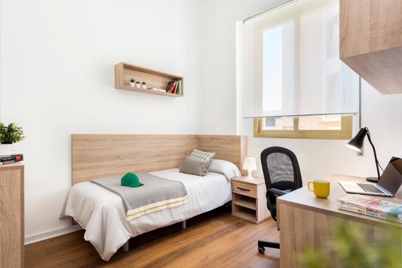 Micampus Armendariz Student Residence Sevilla Buitenkant foto